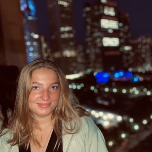 Meet your Posher, Roxana